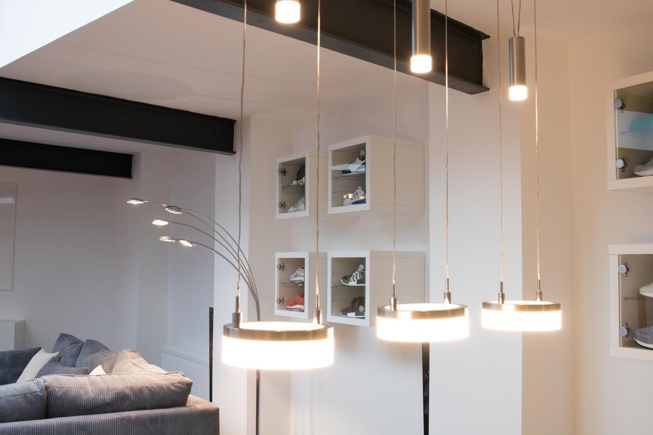 White Lofty Und White Studio Düsseldorf Buitenkant foto