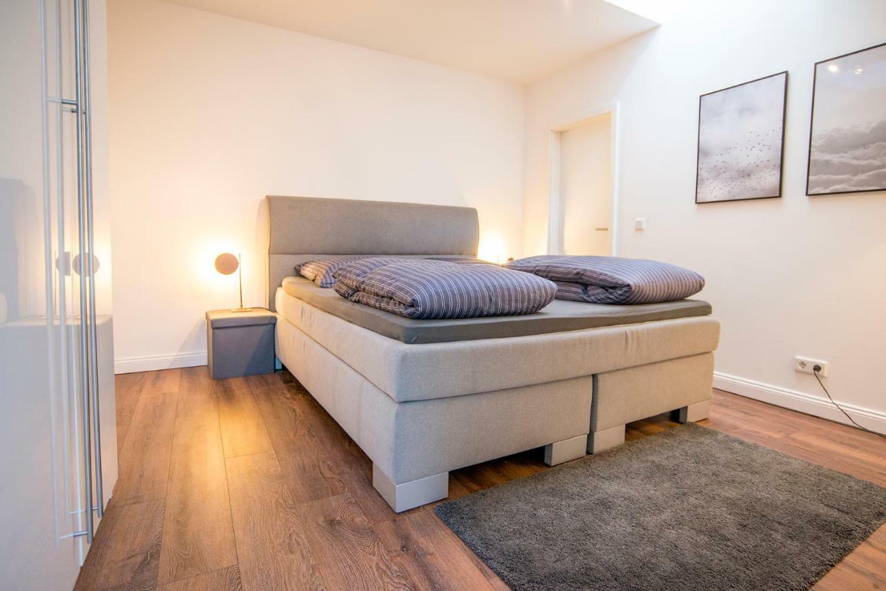 White Lofty Und White Studio Düsseldorf Buitenkant foto